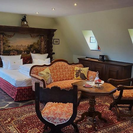 Burghotel Auf Schoenburg Обервезель Экстерьер фото