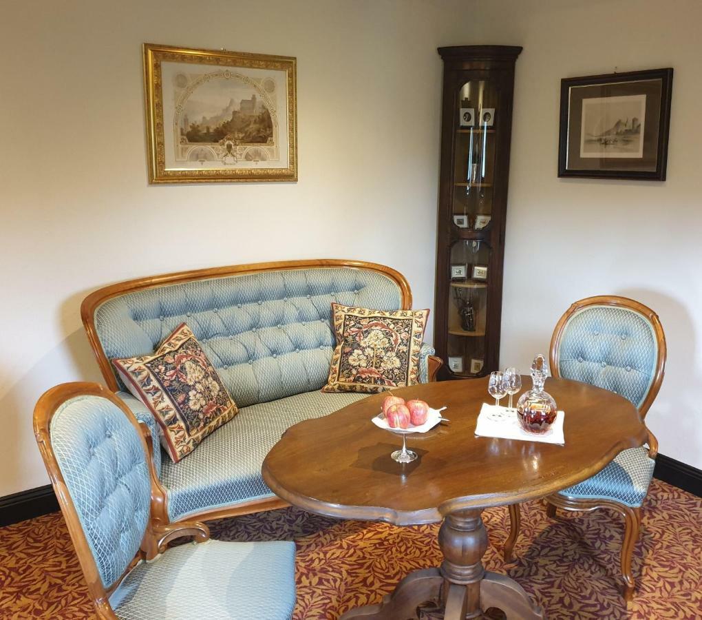 Burghotel Auf Schoenburg Обервезель Экстерьер фото
