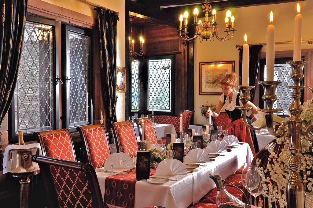 Burghotel Auf Schoenburg Обервезель Экстерьер фото