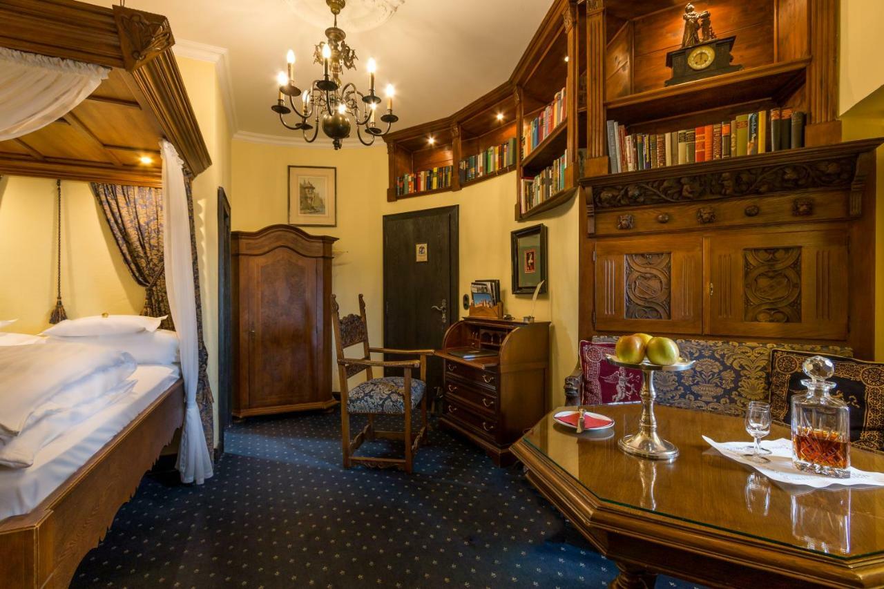 Burghotel Auf Schoenburg Обервезель Экстерьер фото