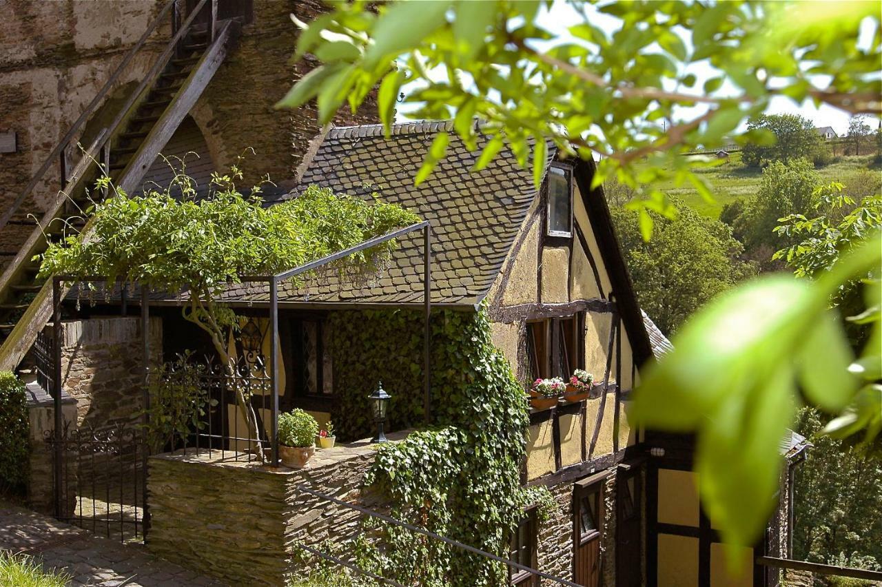 Burghotel Auf Schoenburg Обервезель Экстерьер фото