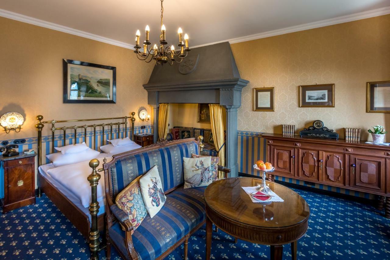 Burghotel Auf Schoenburg Обервезель Экстерьер фото